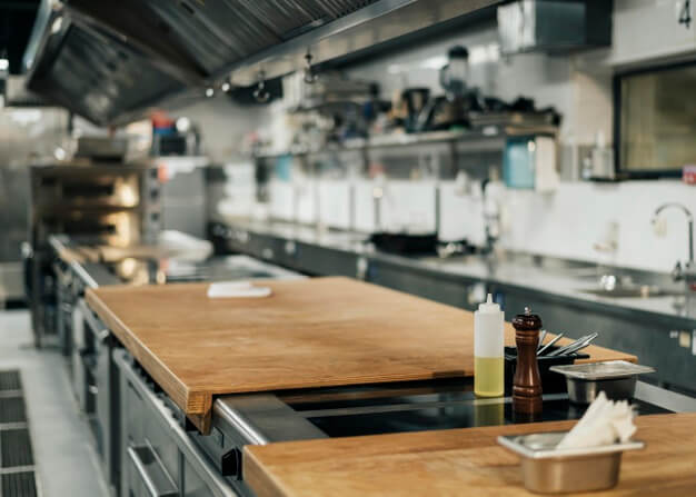 equipamentos para cozinha de um bar