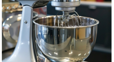 Batedeira planetária: como ela transforma a produção de panificação e confeitaria