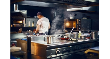 Cozinha quente x cozinha fria: entenda as diferenças e como organizá-las